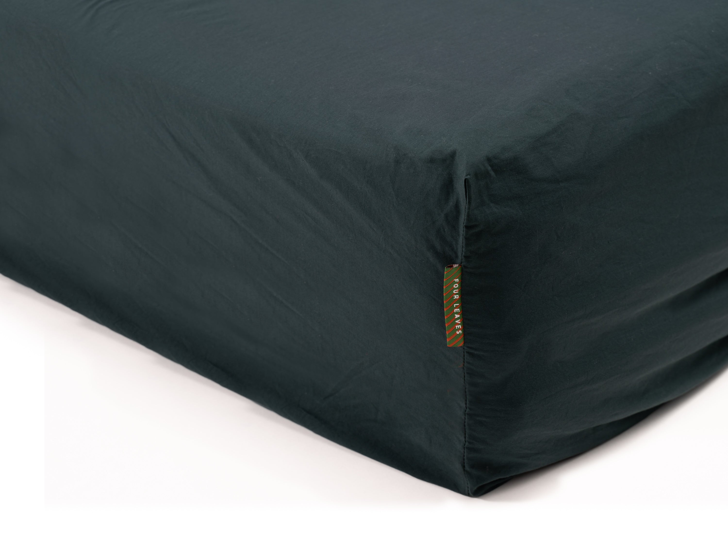 Kandalama percale fitted sheet (dark green)